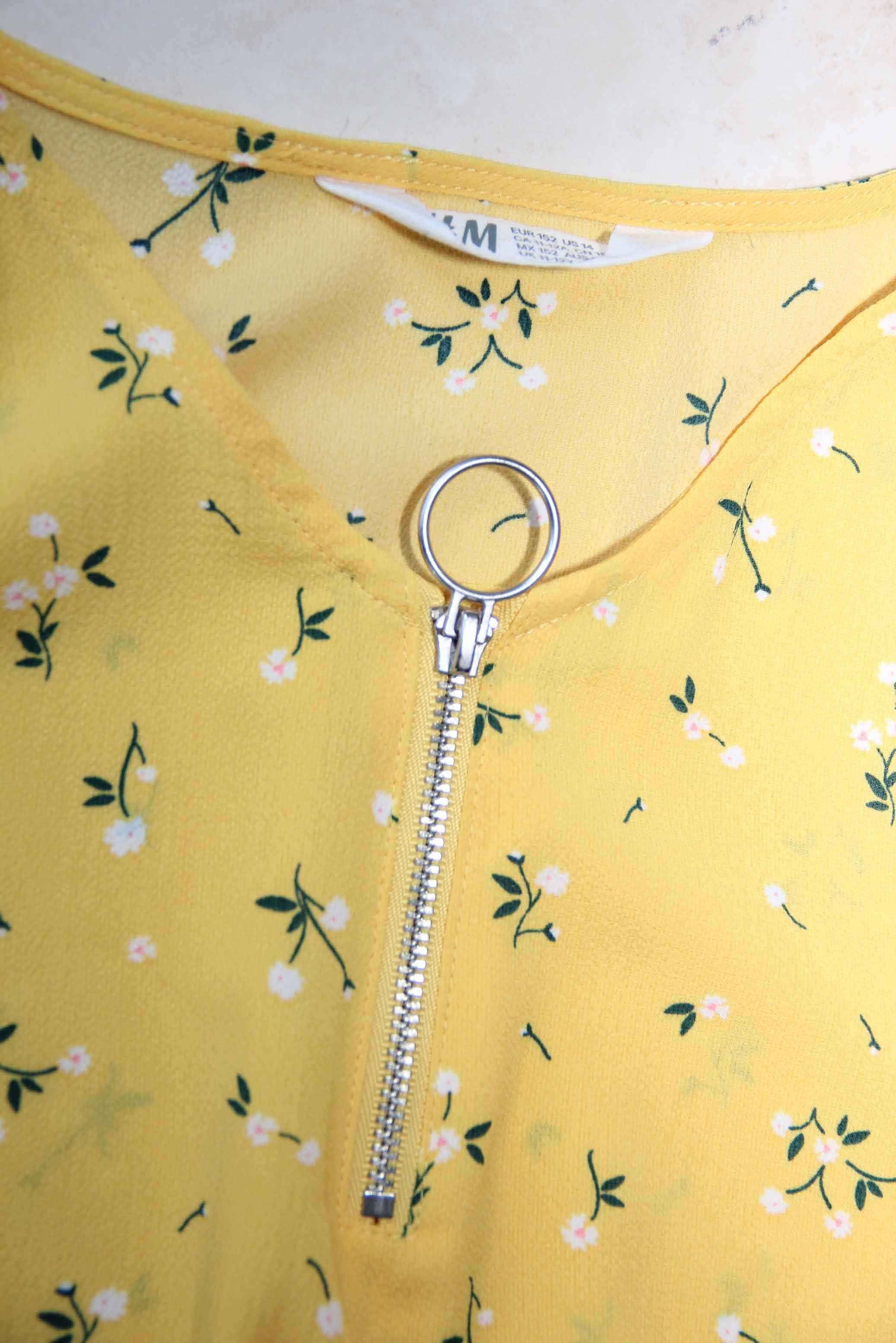 Bluzka H&M w kwiatuszki 152 cm 11-12 lat jak nowa