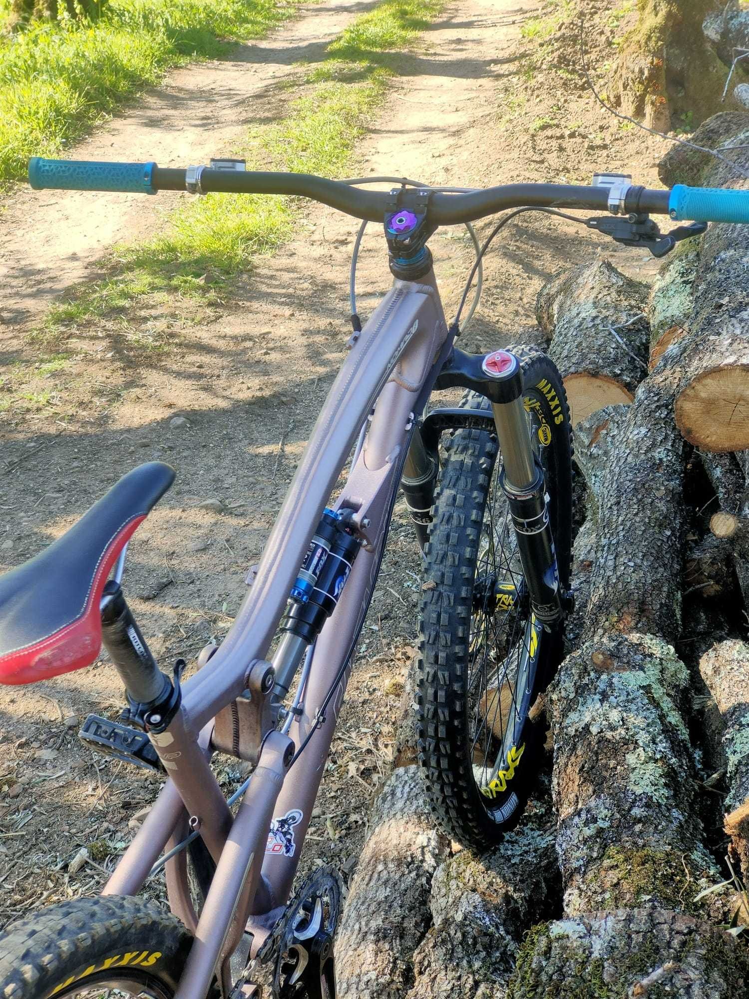 Bike de enduro Santa Cruz Nomad