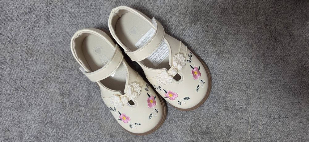 Туфлі для дівчинки