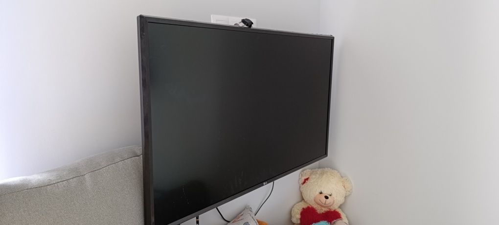 Телевізор LG 43'