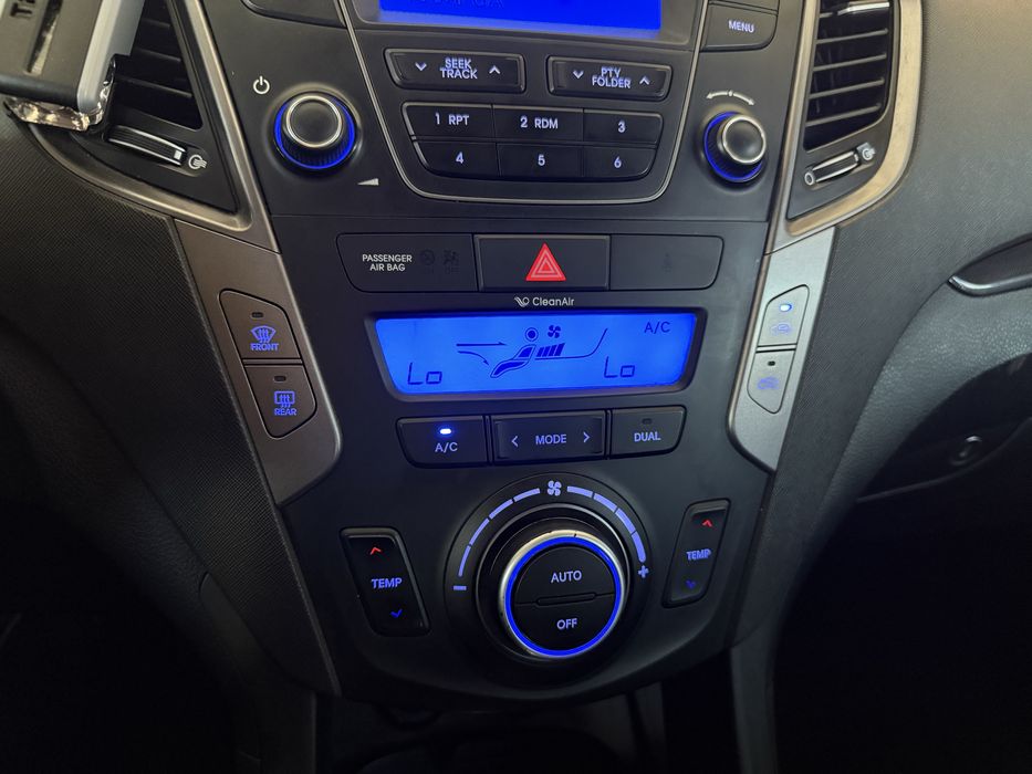 Продам Официальный Hyundai Santa Fe 4x4 2.2 DIESEL 2013 год