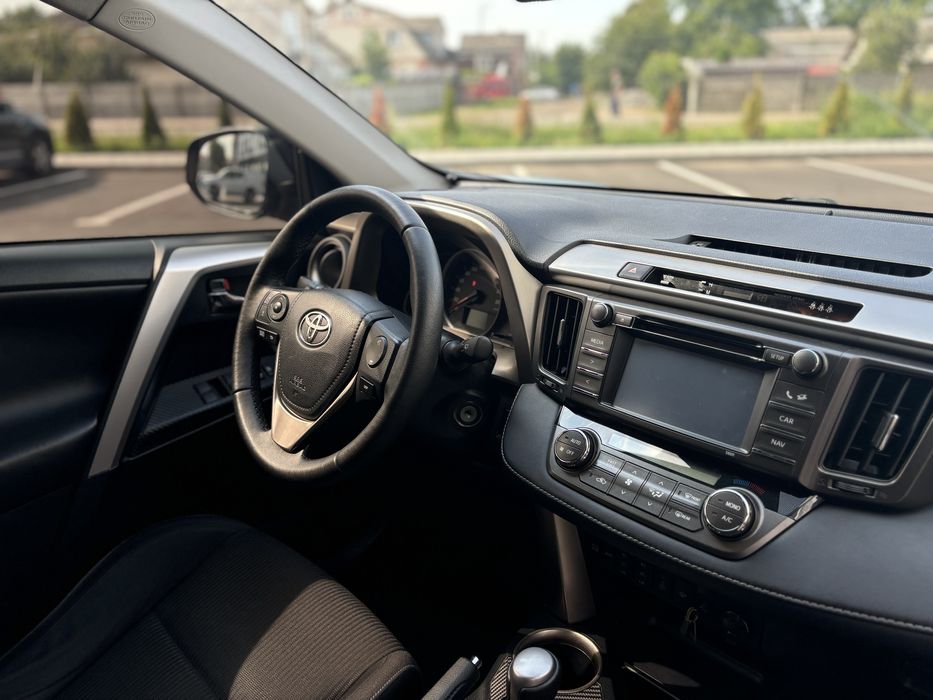 Toyota RAV4 2.2 diezel офіційний, без підфарбувань