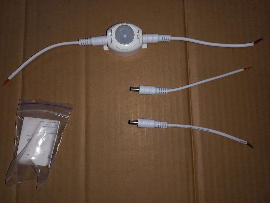 Датчик движения 12 вольт регулируемая задержка для  светодиодной ленты