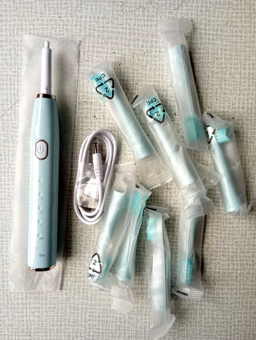 Акумуляторна зубна щітка. Нове! Амазон!