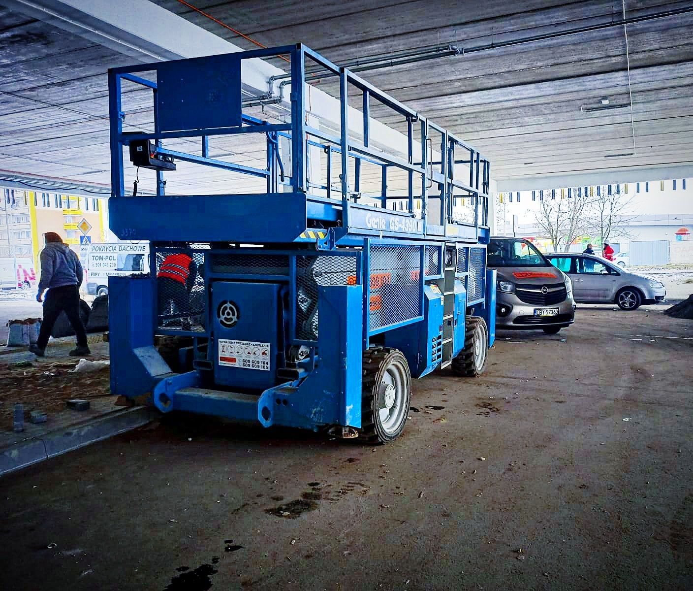 Podnośnik   teleskopowy przegubowy koszowy wynajem zwyżka  4x4  Toruń