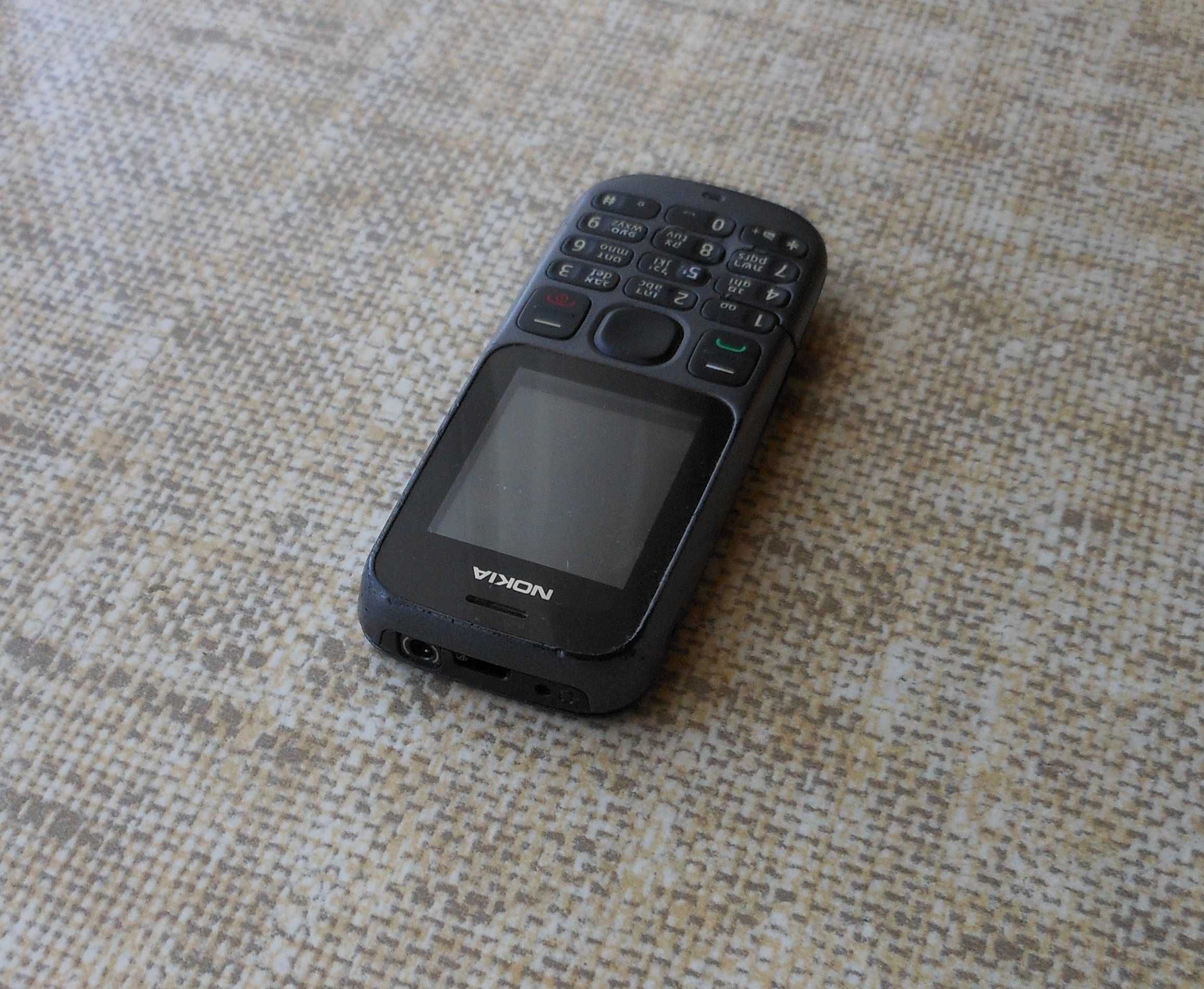 Телефон Nokia 100 на запчасти
