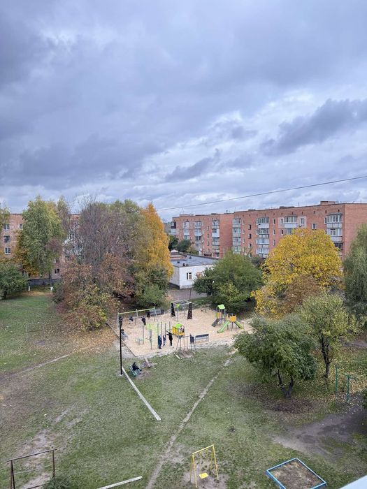 Продаж 2-х кімнатна зупинка Синяківська