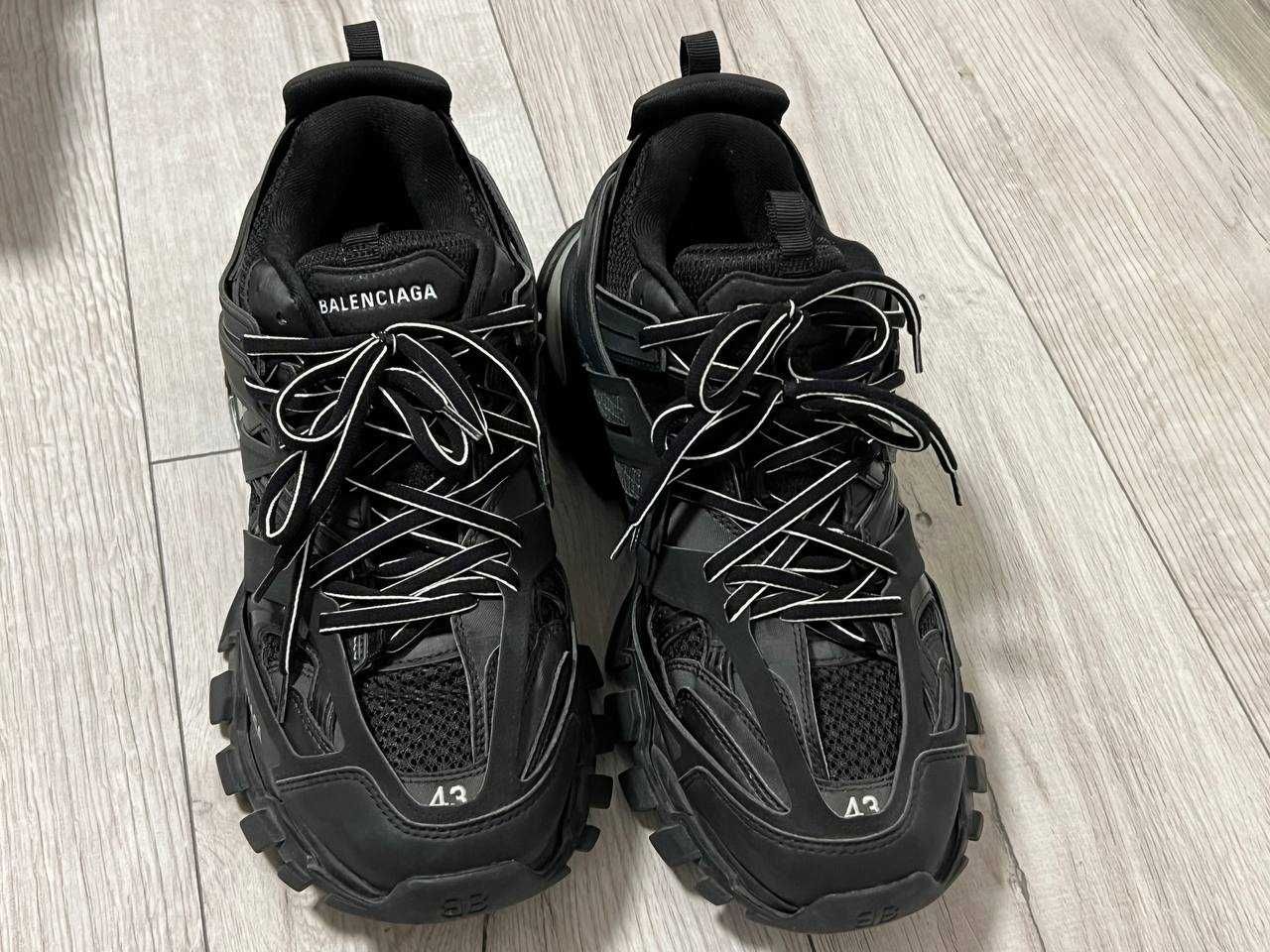 BALENCIAGA Track LED Limited Edition. 43 size black