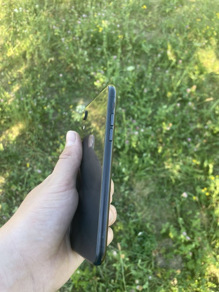 Продам айфон XR 64GB