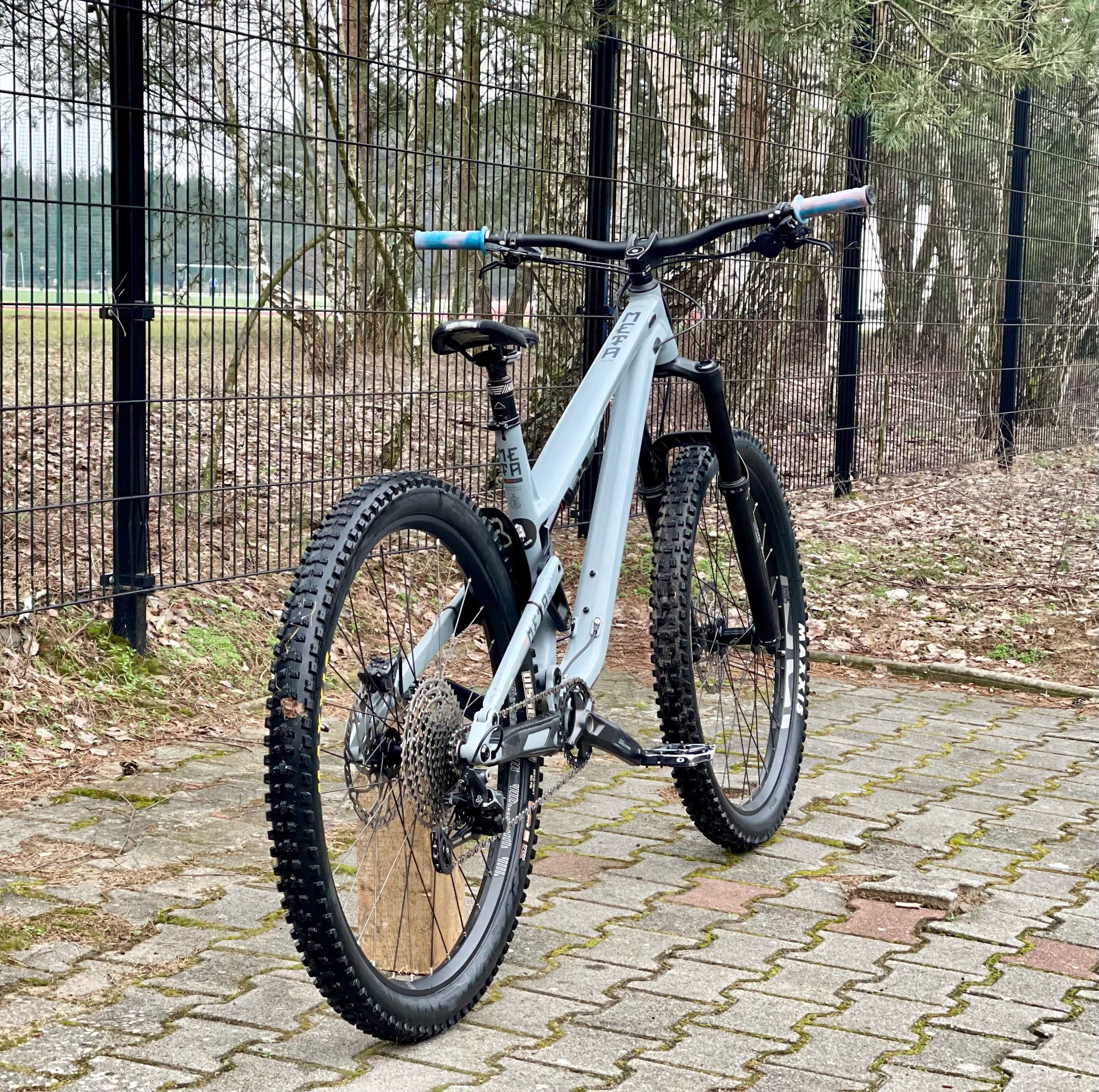 Commencal Meta AM 29 Graphite XL 2021 doinwestowany zadbany