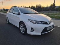 Toyota Auris kombi 2.0 diesel navi climatronik tempomat