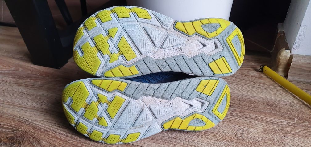 HOKA ARAHI 3 buty męskie sportowe rozmiar 43 wkładka 26,5cm