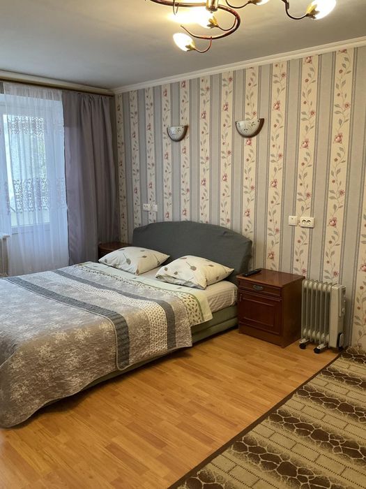 Вільна з 21.10  Для 1-4 людей,,  Проспект Незалежності 115, Формаркет,