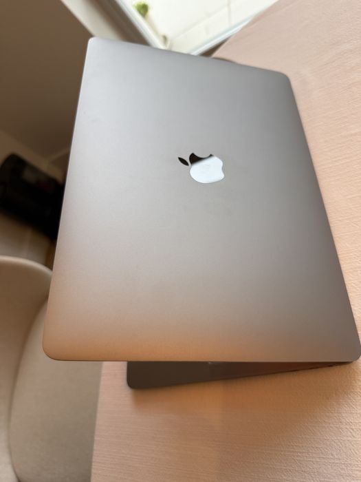 MacBook Pro A1706 / 2017 / Intel i5 3,1 / 16GB RAM / 512 SSD / 13”