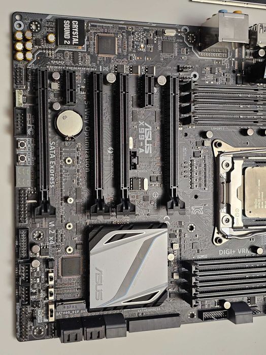 Ігрова материнська плата Asus X99-A / S2011v3 / DDR4 + i7 5930K