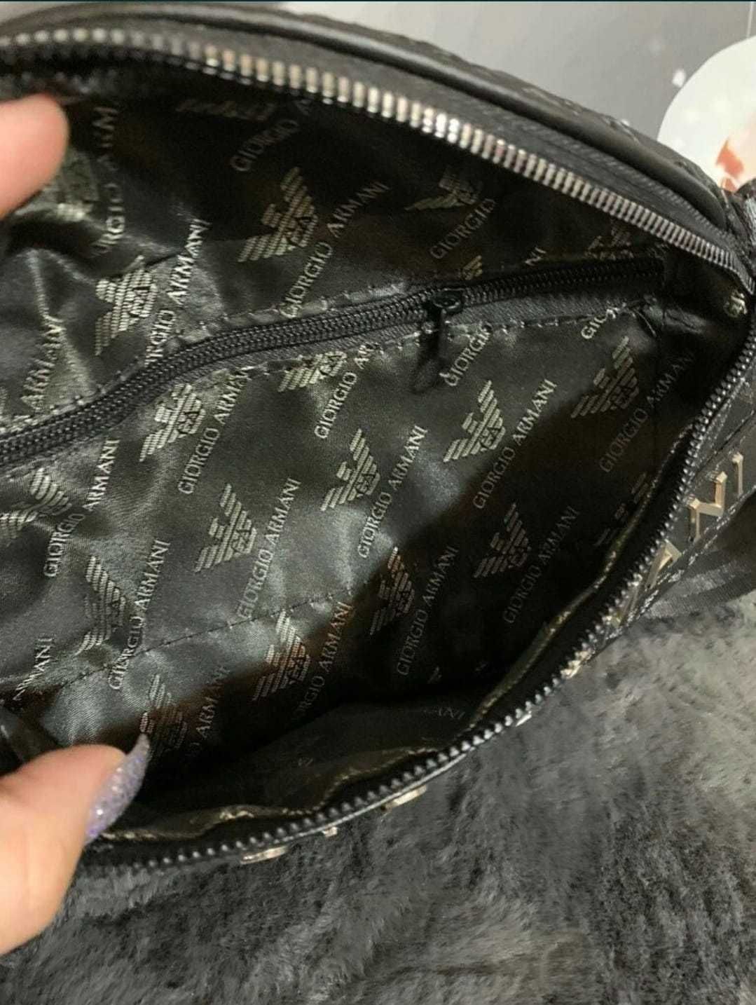 Nerka saszetka Emporio Armani unisex czarna monogram