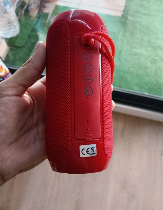 Coluna T&G portátil em perfeitas condições