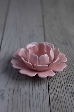 Świecznik ceramiczny kwiat lotosu.