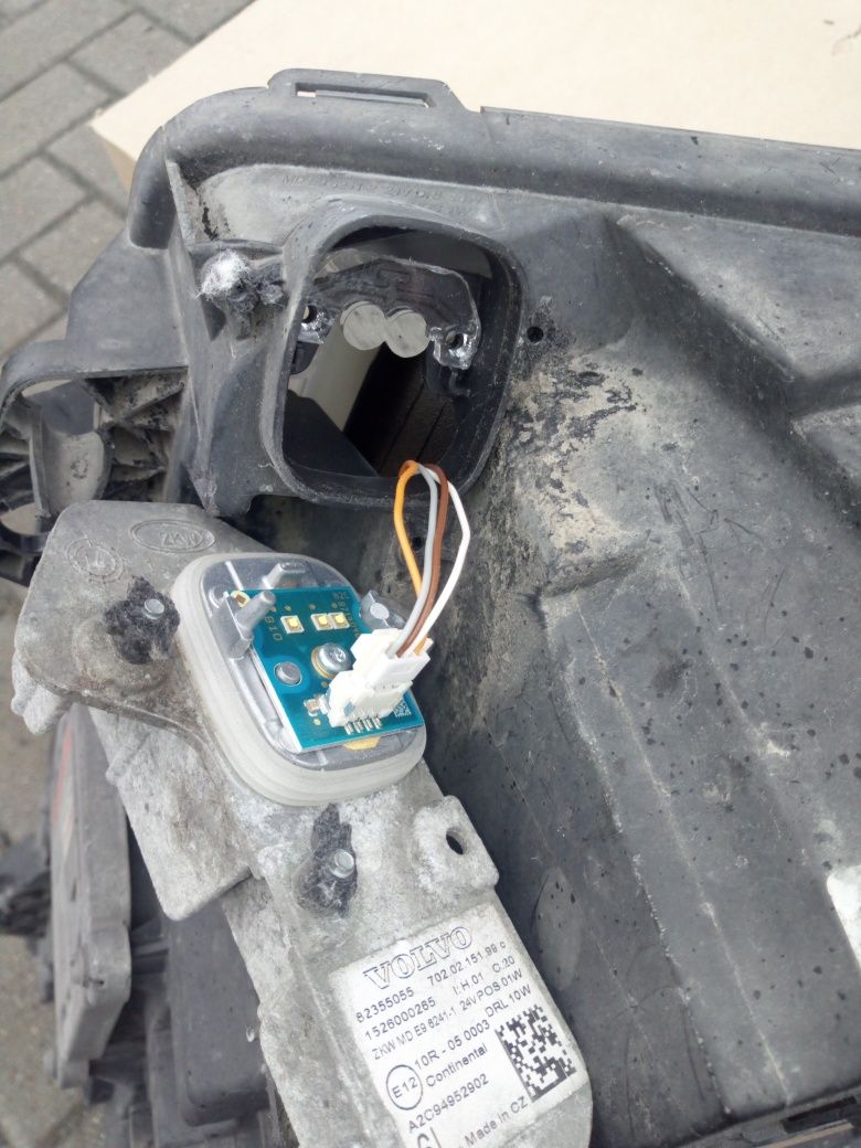 Lampa przednia Volvo fh bixenon