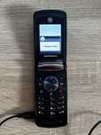 Składany kultowy telefon Motorola Razr2 V9 Motorazr