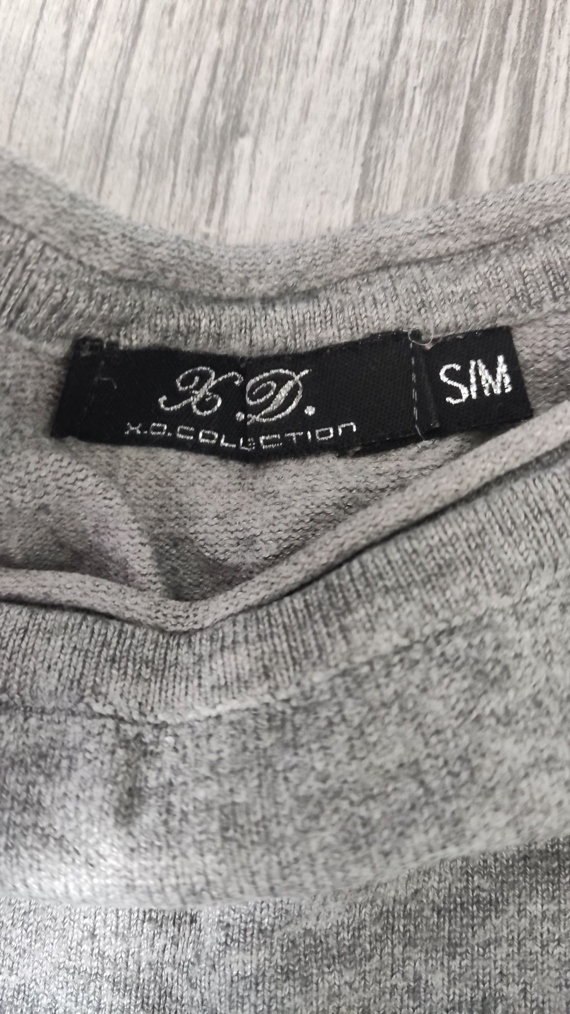 Sweter z kotkiem