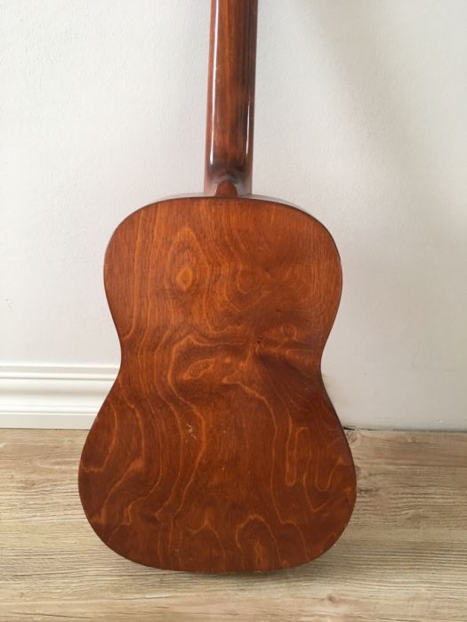 Gitara Cosmotone model 1309 z 1967 roku