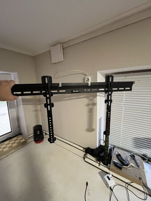 Кріплення для великих телевізорів