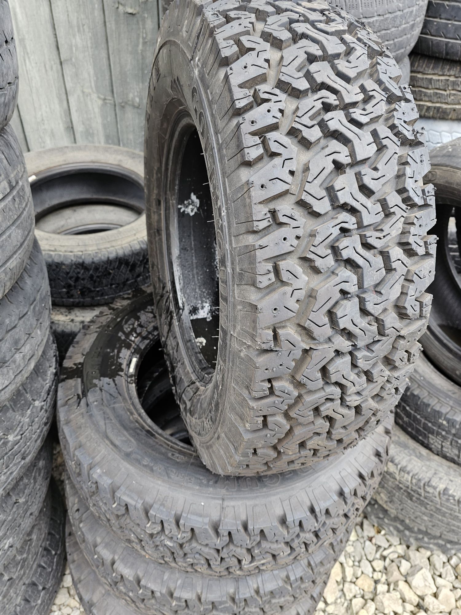 Opony Terenowe EQUIPE  235/75 R16 Bfg All Terrian gat.II