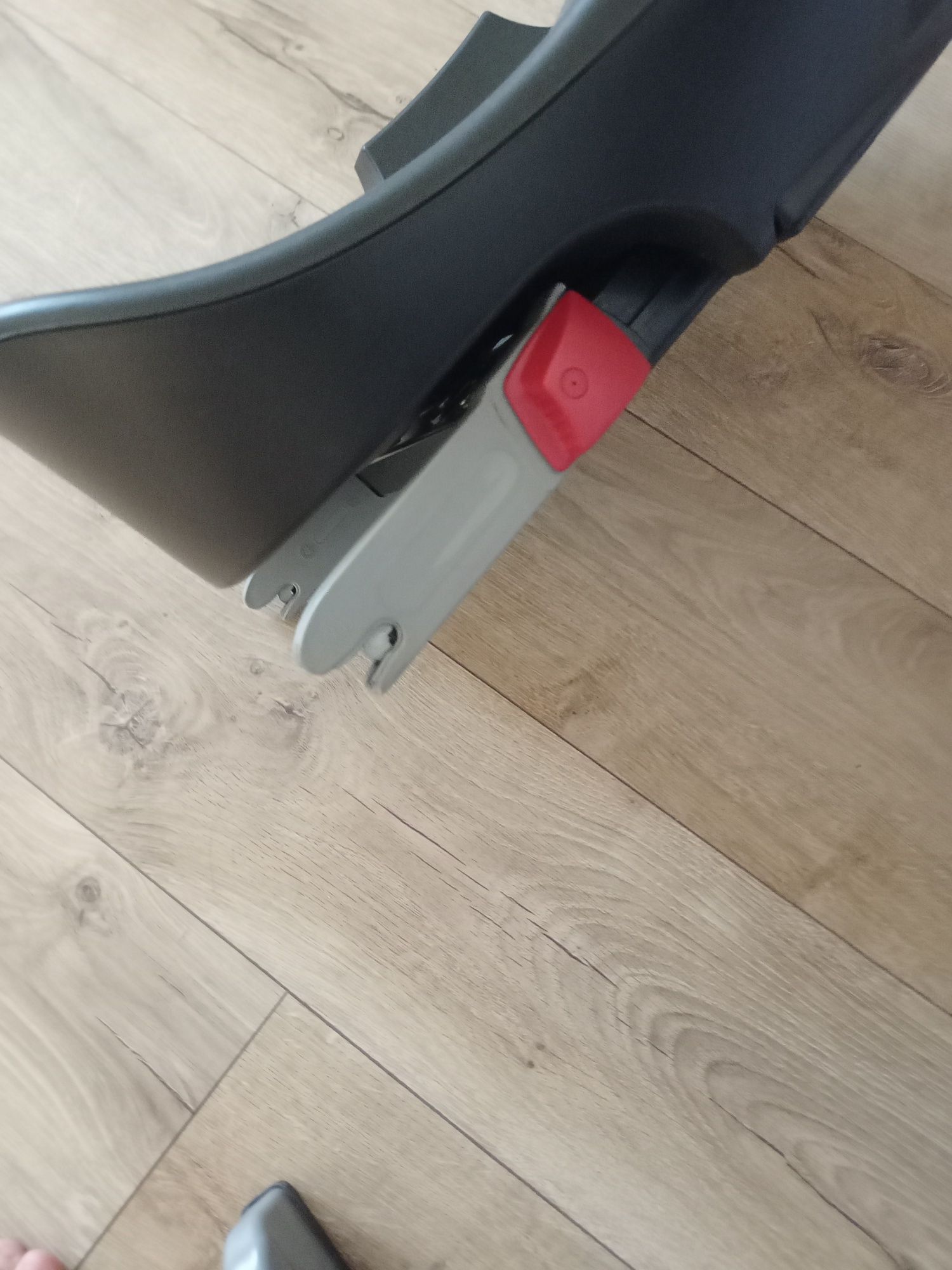Fotelik samochodowy z bazą ISOFIX