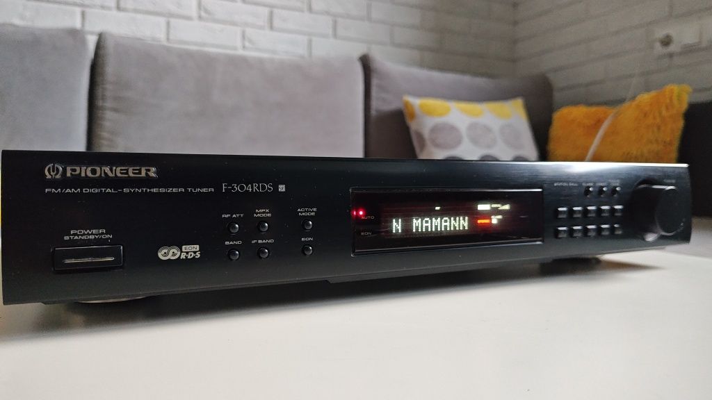 Pioneer F-304RDS cyfrowy tuner stereo HI-FI. Stan idealny.