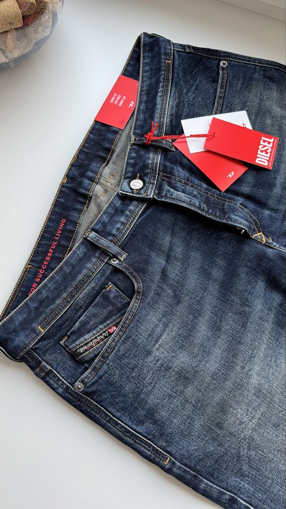 Чоловічі джинси Diesel 1979 SLEENKER-Vaqueros slim fit ОРИГІНАЛ