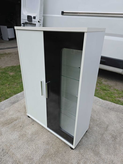 Komoda / Witryna w bdb stanie, szklane półki