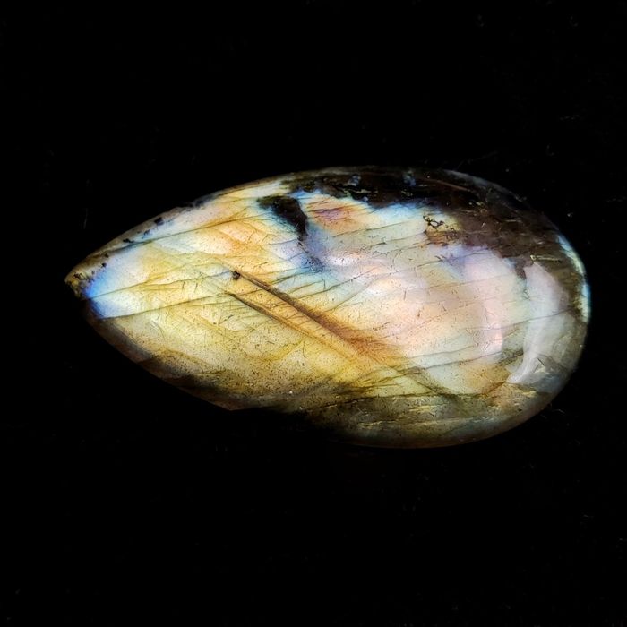 labradoryt kamień ozdobny do wyrobu biżuterii