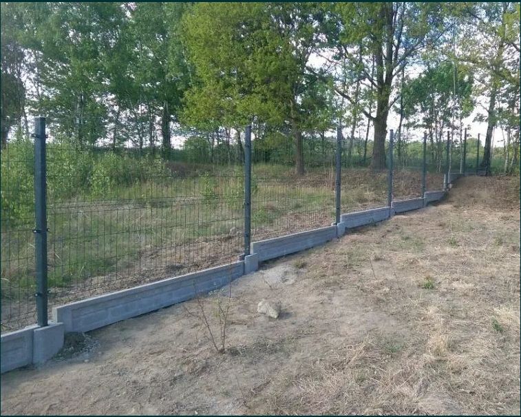 Ogrodzenie panelowe 1.23m x 2.50m drut 4mm plus podmurówka betonowa