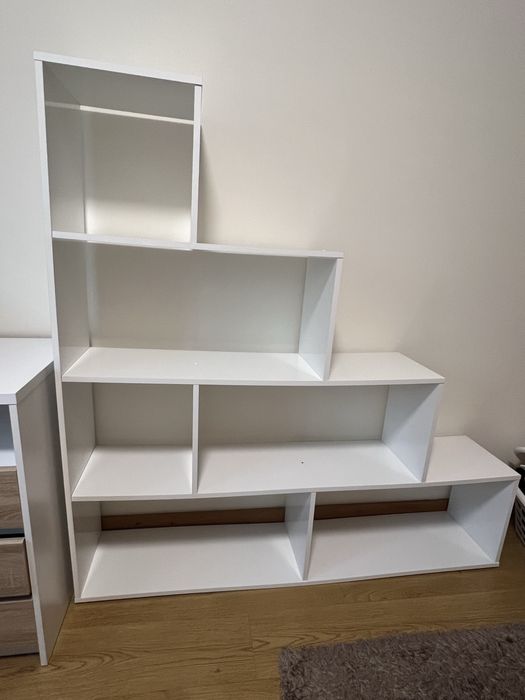 Movel com prateleiras branco brilhante
