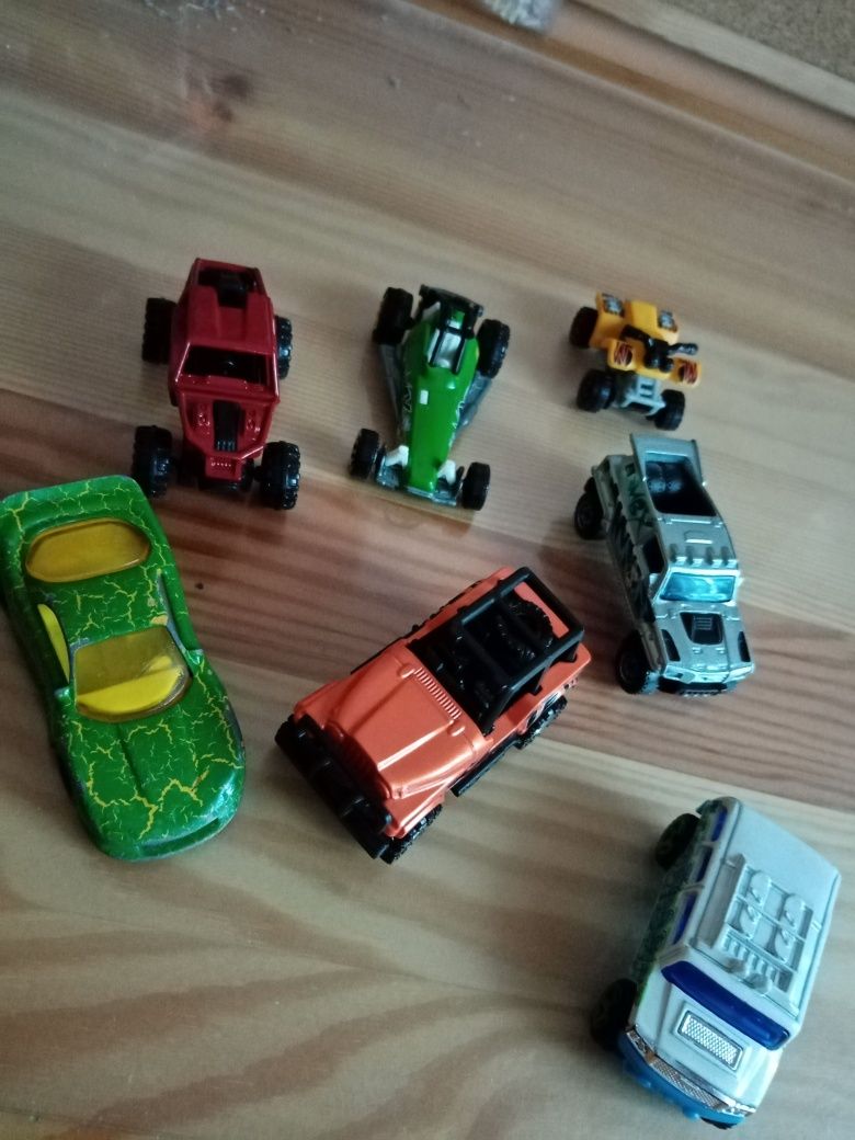 Samochodziki hot wheels i Matchbox