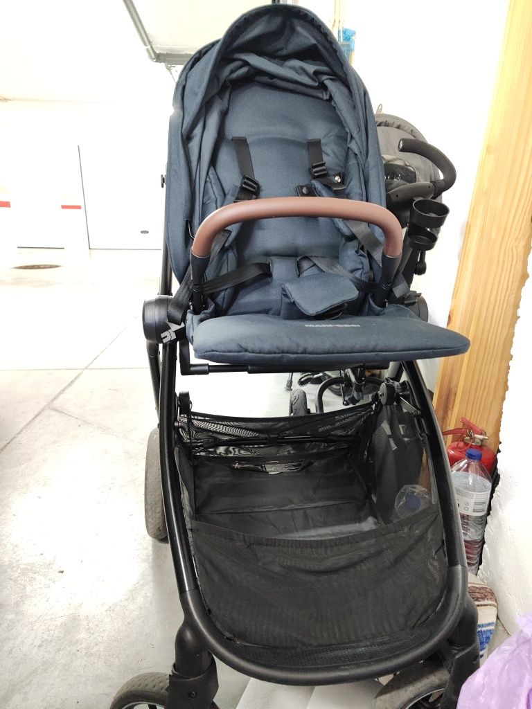 Maxi-Cosi Carrinho de Passeio Street Plus + alcofa – Essential