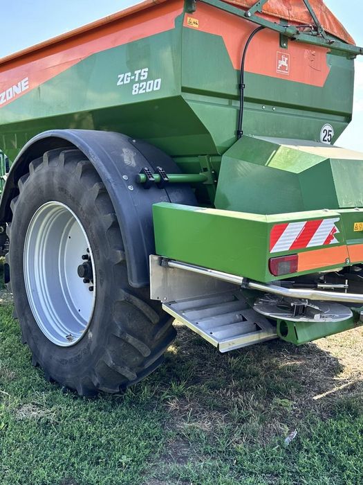 Розкидач Amazon ZG-TS 8200