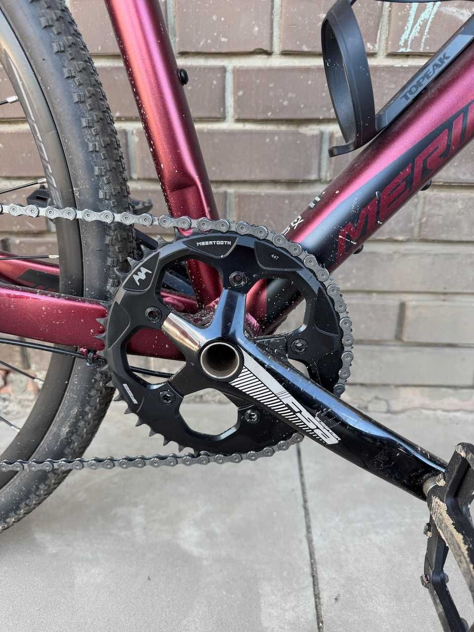 Велосипед 28" Merida SILEX 300 (2023) dark red L (53) 181-192 см