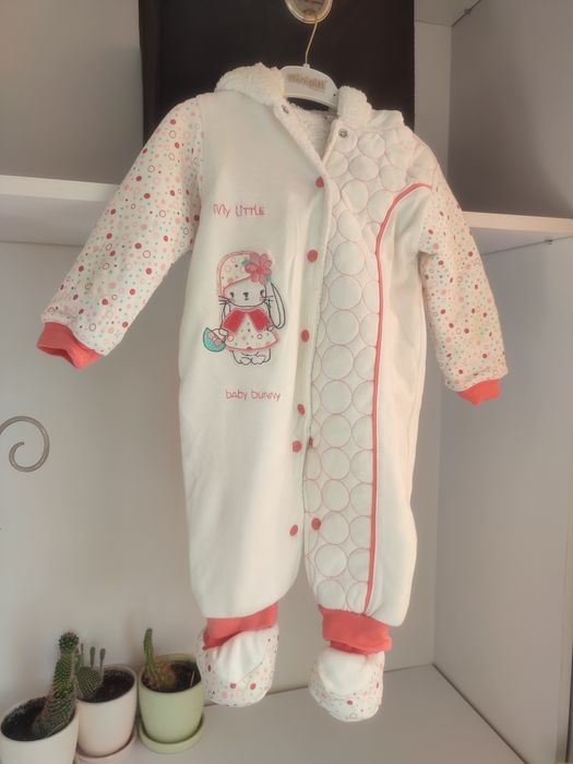 Теплый комбинезон с капюшоном на девочку 6-9м, 74р