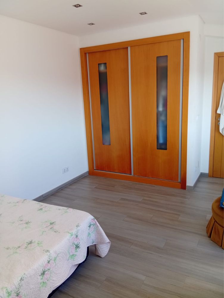 Quarto mobiliado
