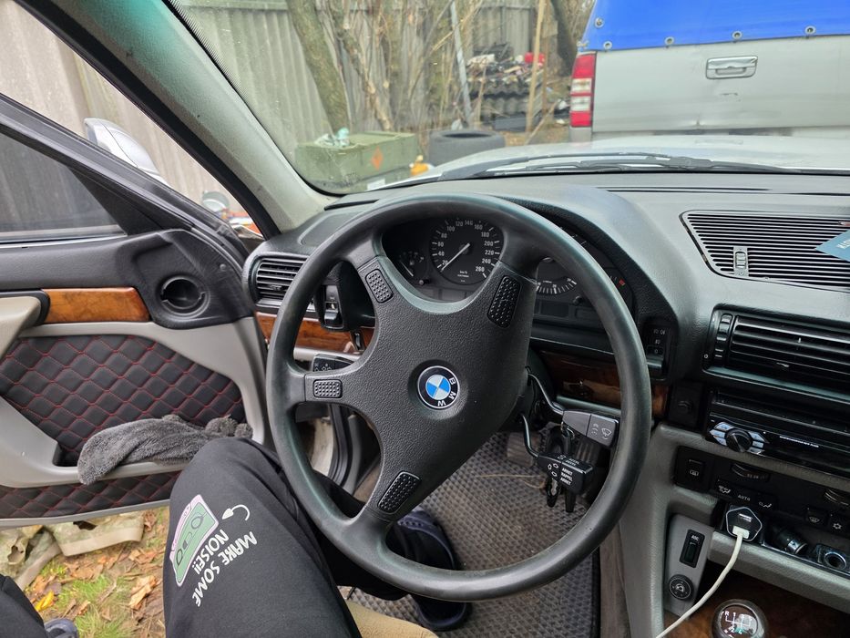 Продаю BMW e32 730