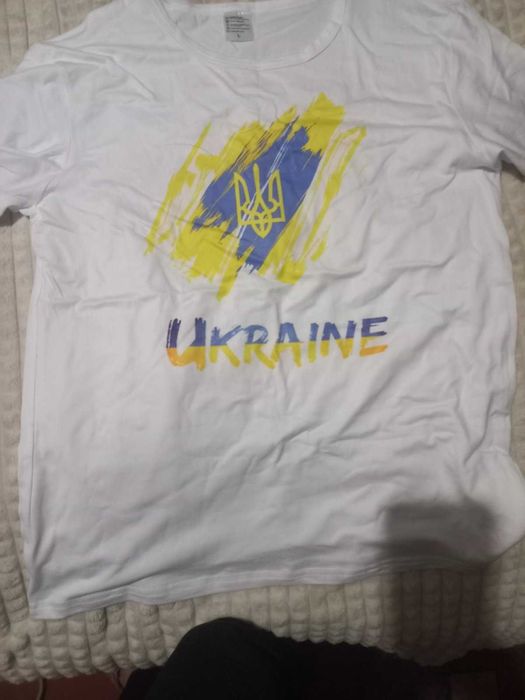 купити чоловічу патріотичну футболку уцінка