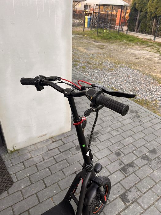 Hulajnoga elektryczna z siedziskiem 25 km/h