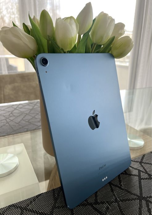 Планшет Apple iPad Air 2022 Wi-Fi 64GB