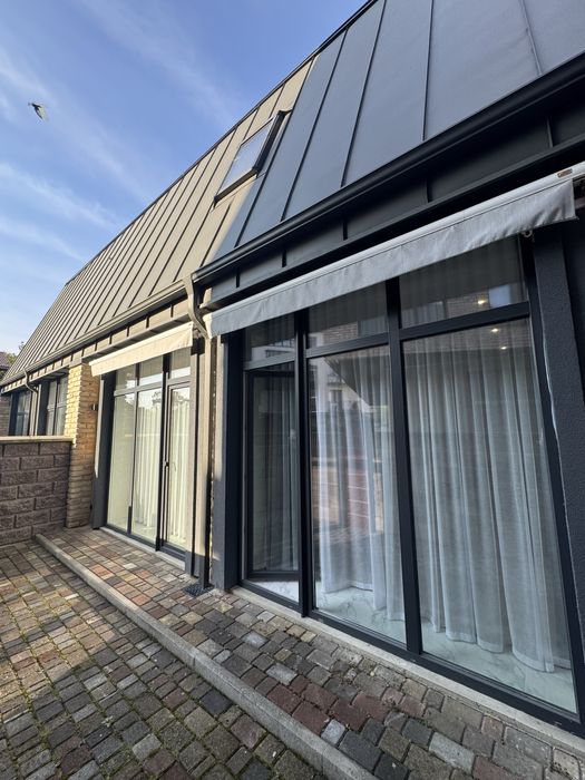 Сучасний котедж 70 м2 з власним подвірʼям та паркомісцем!