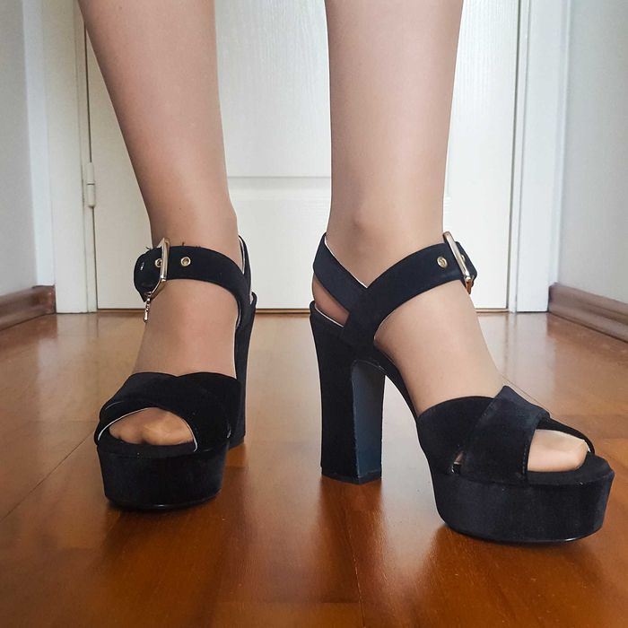 Wysokie sandały Patrizia Pepe, czarne, 38, okazja!