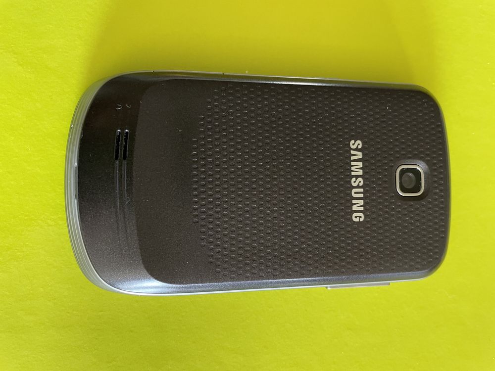 Telemóvel Samsung Galaxy Mini (GTS5570), sem sinais de uso