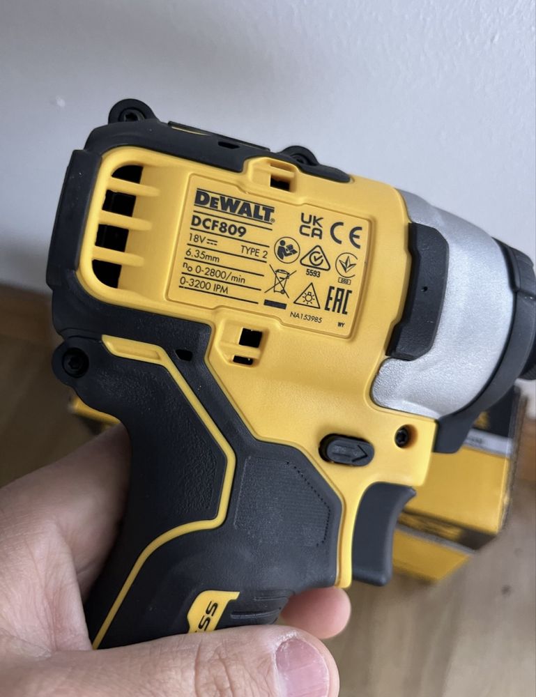 Aparafusadora de Impacto Dewalt