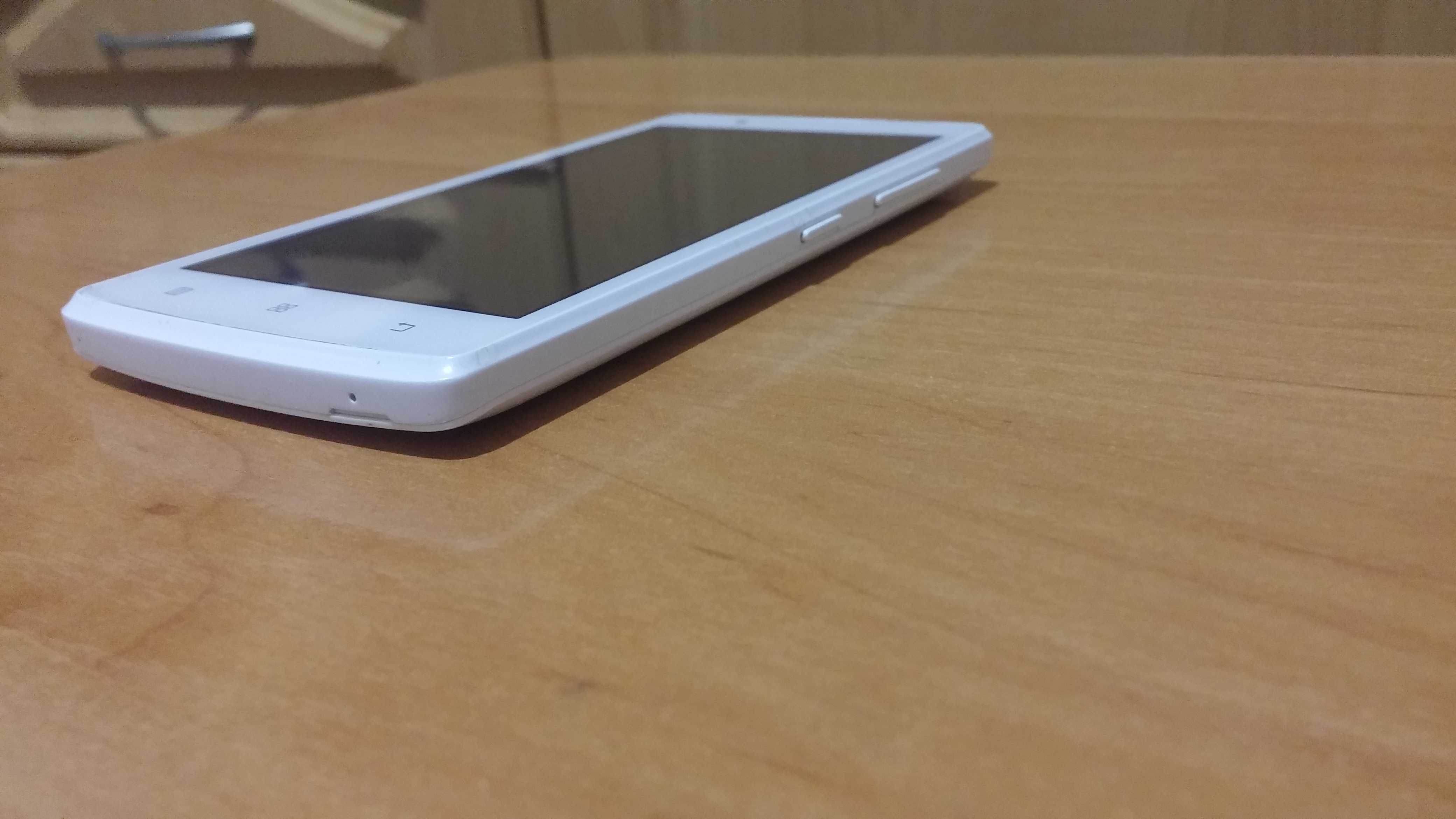 Телефон Lenovo A2010. 4G (LTE)